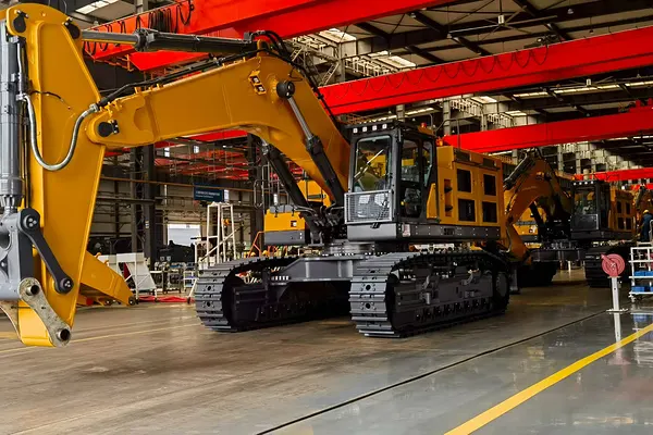 Heavy equipment assembly shop